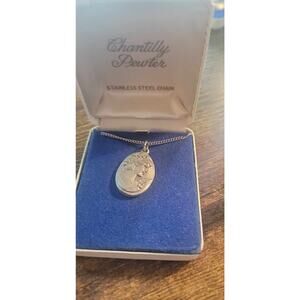 Vintage pewter cameo necklace by Chantilly Pewter